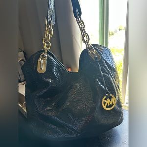 Michael Kors Bag and mini wallet bundle deal! $50 great quality ALL LEATHER